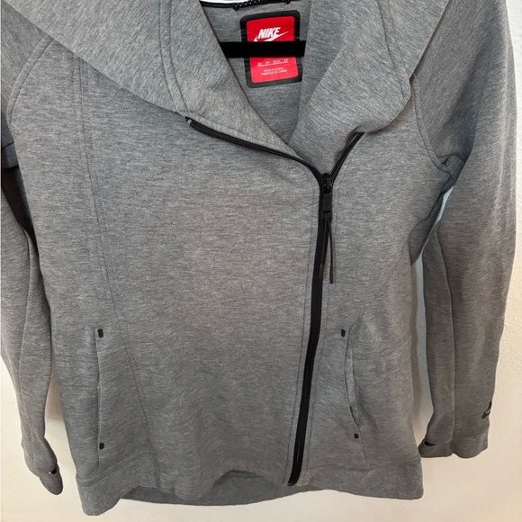 Nike women’s tech fleece cape - Picture 8 of 9